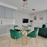 Nadmotlawie Riverside - Parking, Sauna & Gym By Downtown Aparthotel