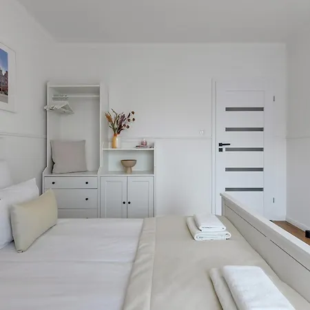 Nadmotlawie Riverside - Parking, Sauna & Gym By Downtown Apartmán *